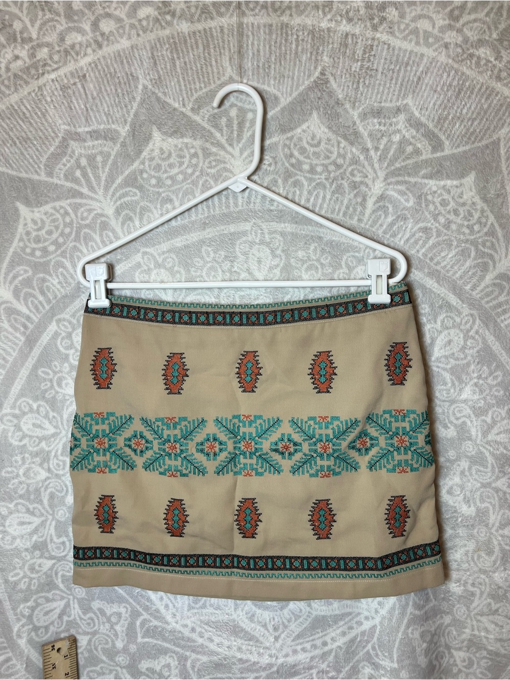 Beige Embroidered Mini Skirt with Turquoise and Rust Accents L Large